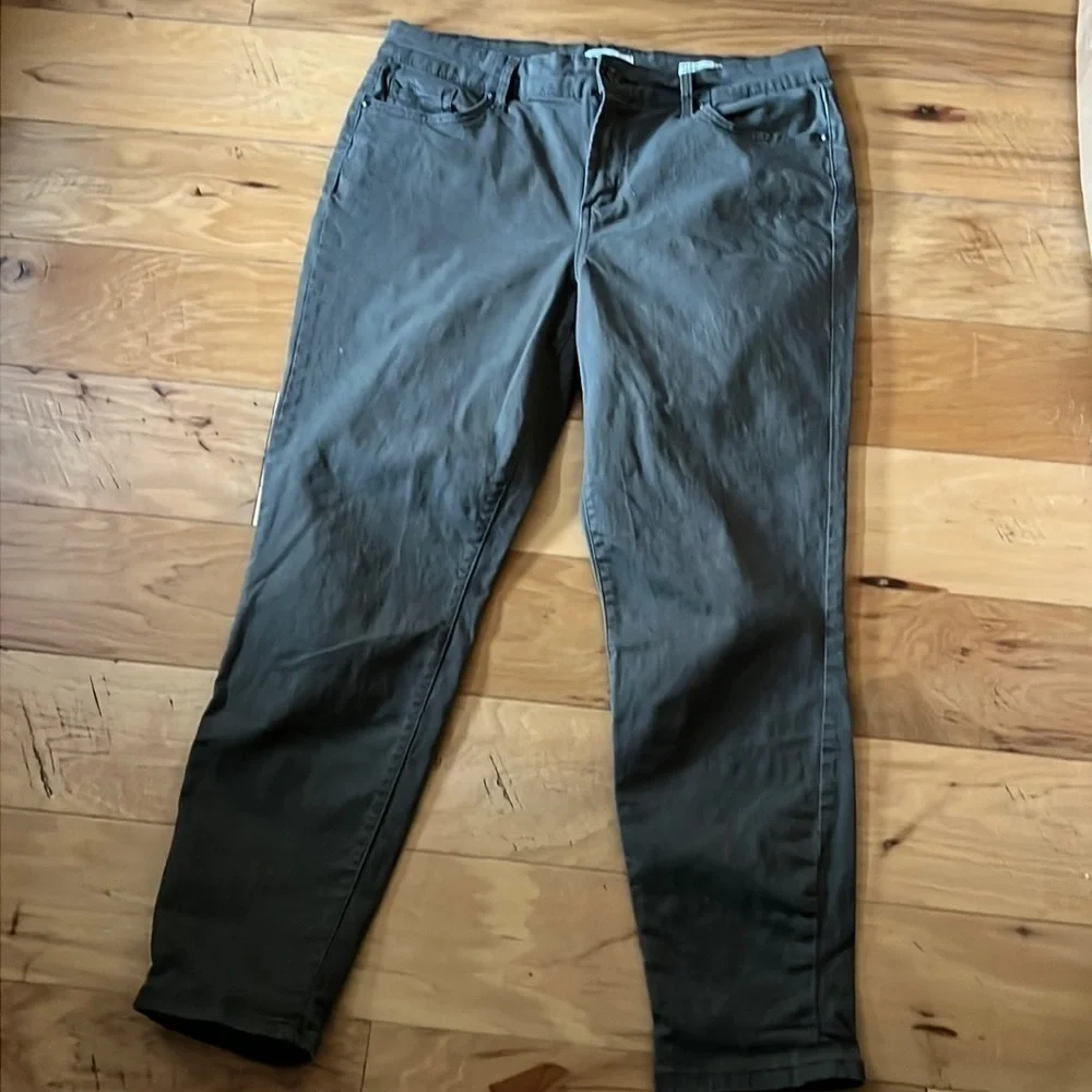 Jessica Simpson olive / military green relaxed skinny crop five pocket jeans 12‎